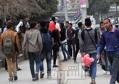 بالصور.. «حفلات تحرش» على كورنيش النيل في «عيد الحب» - 

        